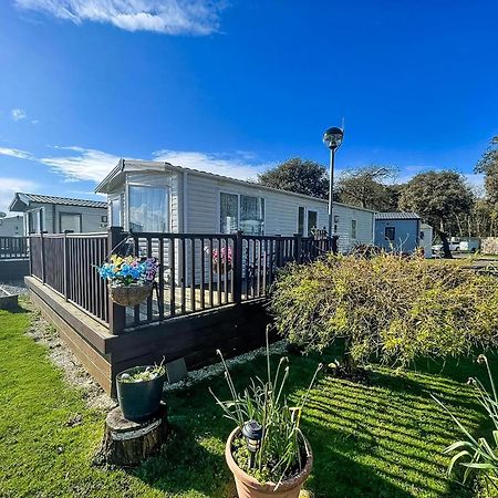 Brilliant Caravan With A Partial Sea View In Suffolk Ref 32026Az Lowestoft Εξωτερικό φωτογραφία