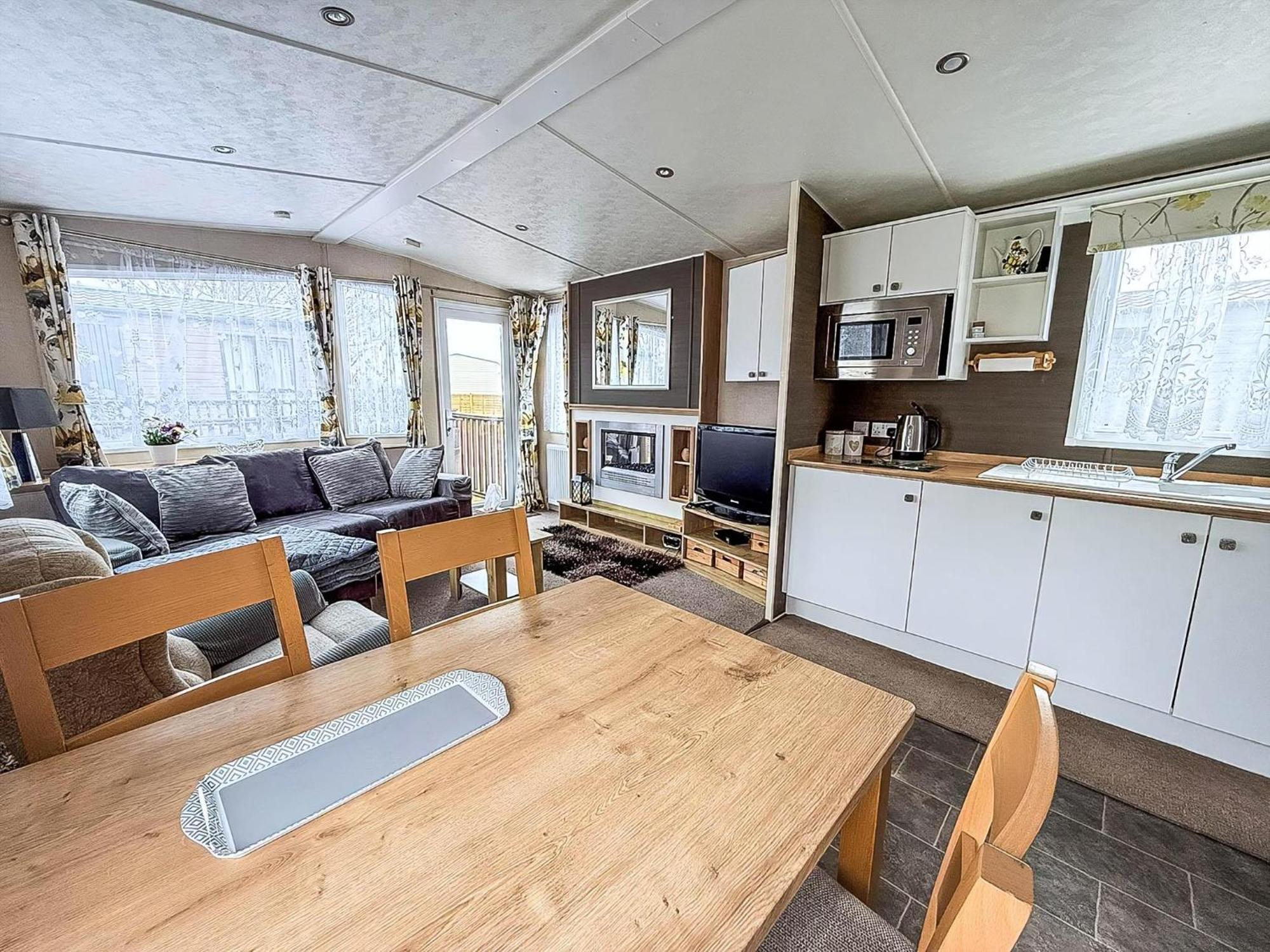 Brilliant Caravan With A Partial Sea View In Suffolk Ref 32026Az Lowestoft Εξωτερικό φωτογραφία