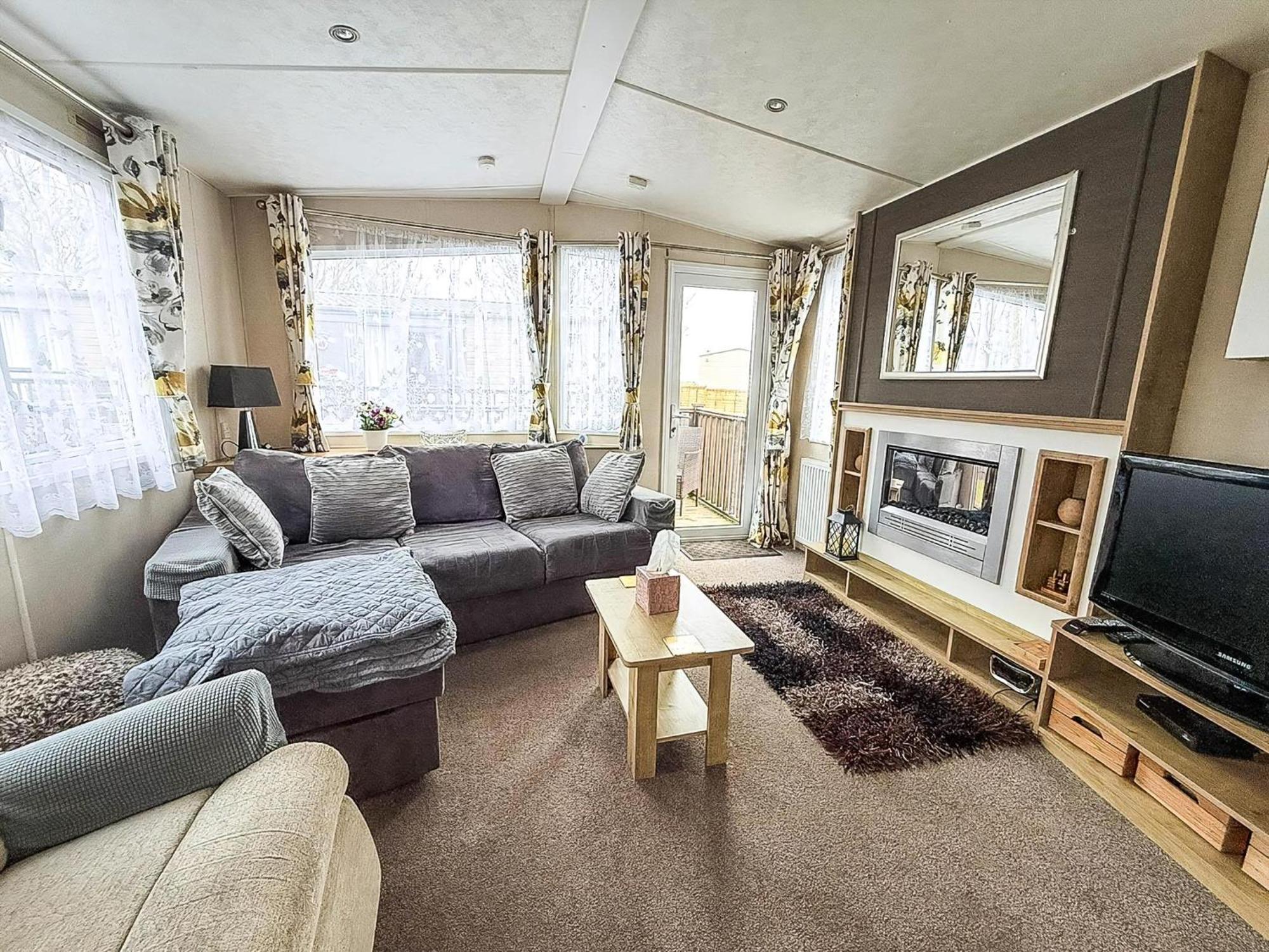 Brilliant Caravan With A Partial Sea View In Suffolk Ref 32026Az Lowestoft Εξωτερικό φωτογραφία